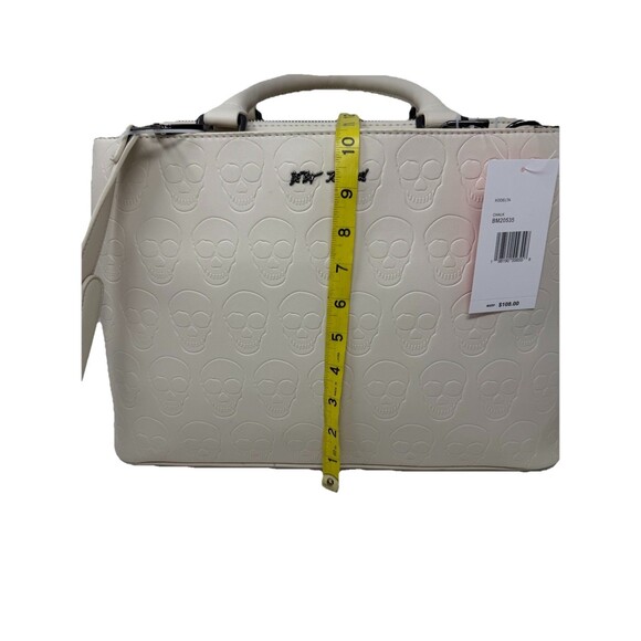 Women’s Betsy Johnson Handbag Tote Embossed Skulls XODELTA Chalk Cream Color NWT - Picture 7 of 8